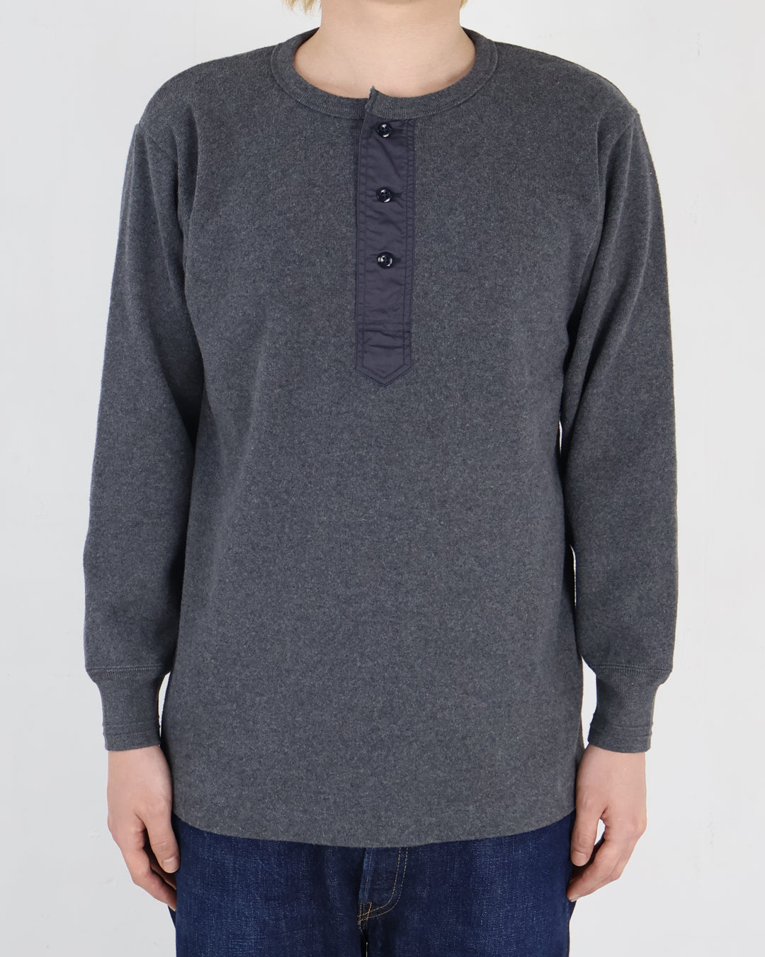【INCHANT ME】[unisex] Ribbed Henley Neck Overfit T-Shirt Ribbed Henley Tee | Beige [Final Sale] – C'Moi